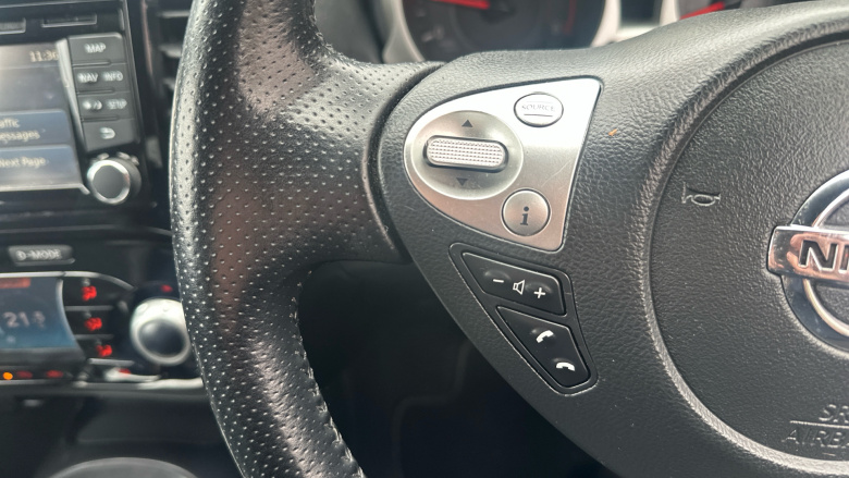 Nissan Juke 1.5 dCi N-Connecta 5dr Diesel Hatchback